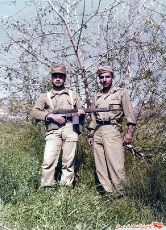 سمت چپ نفر اول شهید محمدحسن آذری