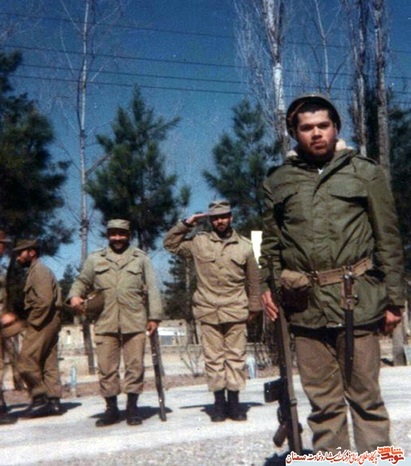 نفر اول از راست شهید محمدحسن آذری