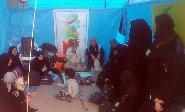 200هزار بسته فرهنگی در مسیر زائران اربعین توزیع شد/ ایثارگران این روزها نایب الشهداء و خادم الحسین (ع) اند 200هزار بسته فرهنگی در مسیر زائران اربعین توزیع شد/ ایثارگران این روزها نایب الشهداء و خادم الحسین (ع) اند