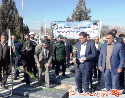 غبار روبی و گلباران مزار شهدا چایپاره