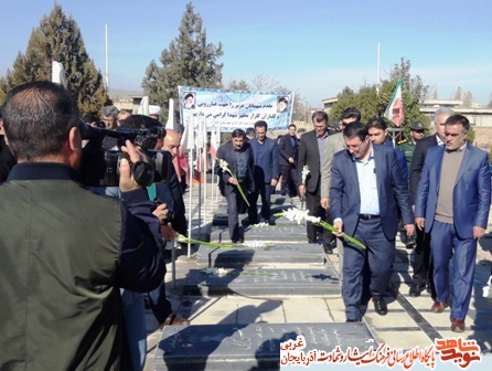 غبار روبی و گلباران مزار شهدا چایپاره