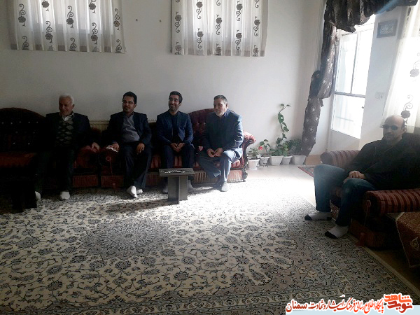دیدار روسای دانشگاه آزاد و بنیادشهید مهدیشهر با مادر گرامی شهید دیدار روسای دانشگاه آزاد و بنیادشهید مهدیشهر با مادر گرامی شهید