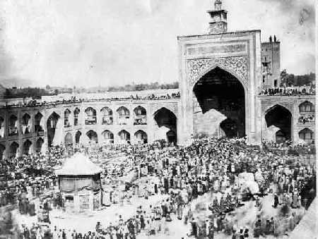 نقش خانواده رهبر انقلاب در قیام مسجد گوهرشاد نقش خانواده رهبر انقلاب در قیام مسجد گوهرشاد