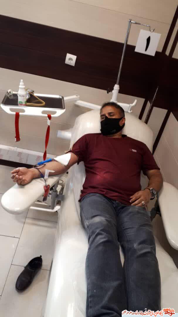 اهدا خون توسط آزادگان قشمی
