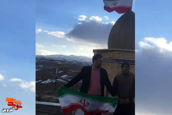 تعویض پرچمهای  شهدای روستای توآباد و تزئین خیابان امام خمینی(ره)