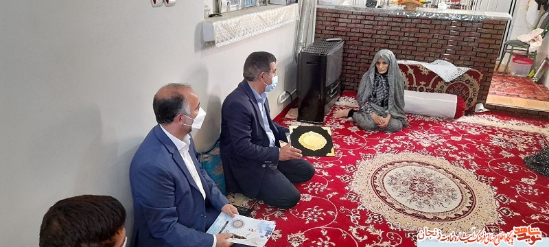 گزارش تصویری/ دیدار با خانوده چند تن از شهدای زنجان