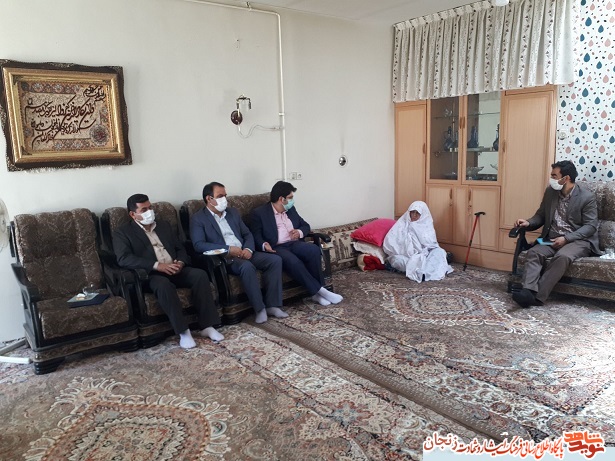 تصاویر دیدار با خانواده شهدا در خرمدره به مناسبت هفته قوه قضاییه