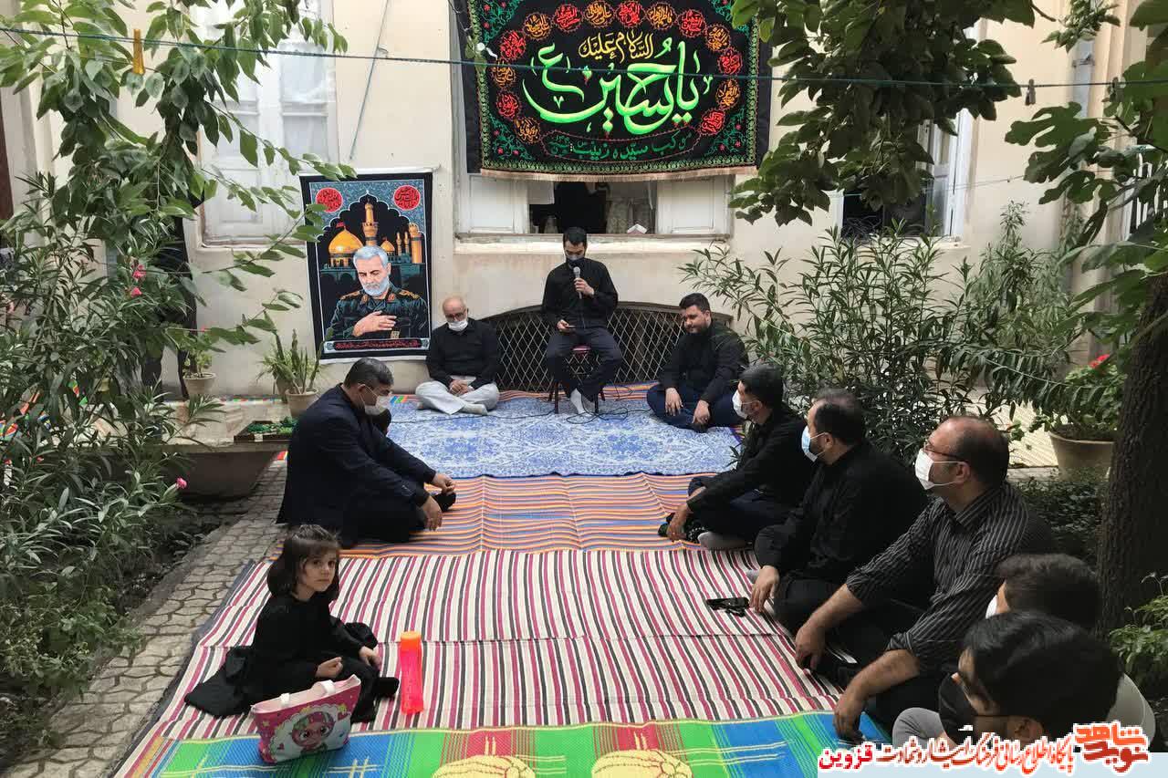 عزاداری عاشقان حسینی در کوچه بیت شهید علی مرتضی‌نژاد