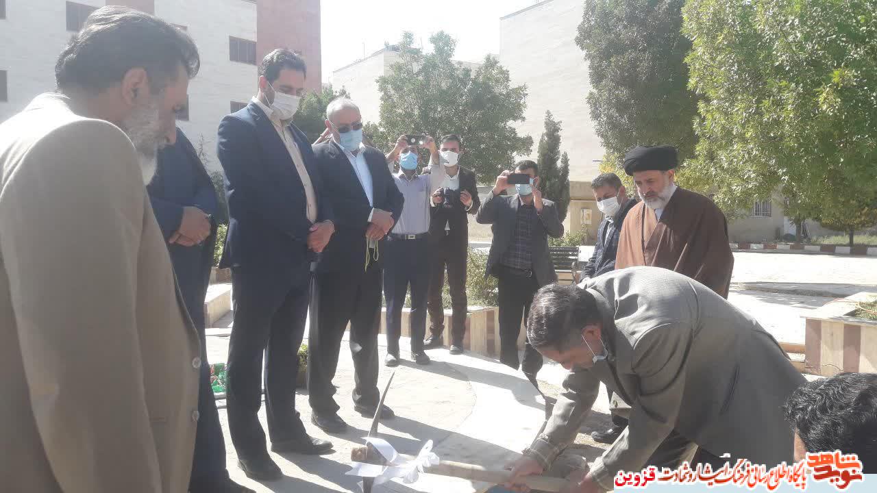 کلنگ ساخت المان شهید گمنام در دانشگاه آزاد شال به زمین زده شد