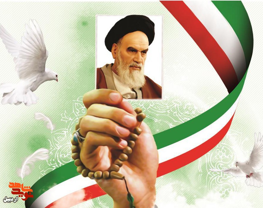 هر کس امام خمینی را قبول نداشته باشد امام زمان را هم نمی‌شناسد