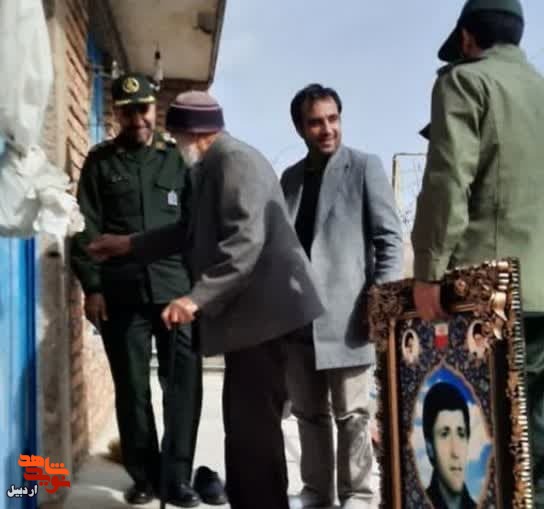 دیدار با خانواده شهدا در شهرستان نیر