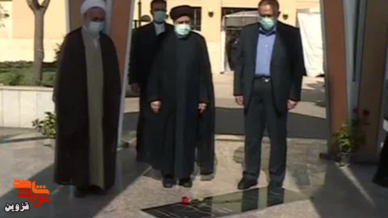 رئیس جمهور به شهدای گمنام دانشگاه امام خمینی (ره) قزوین ادای احترام کرد
