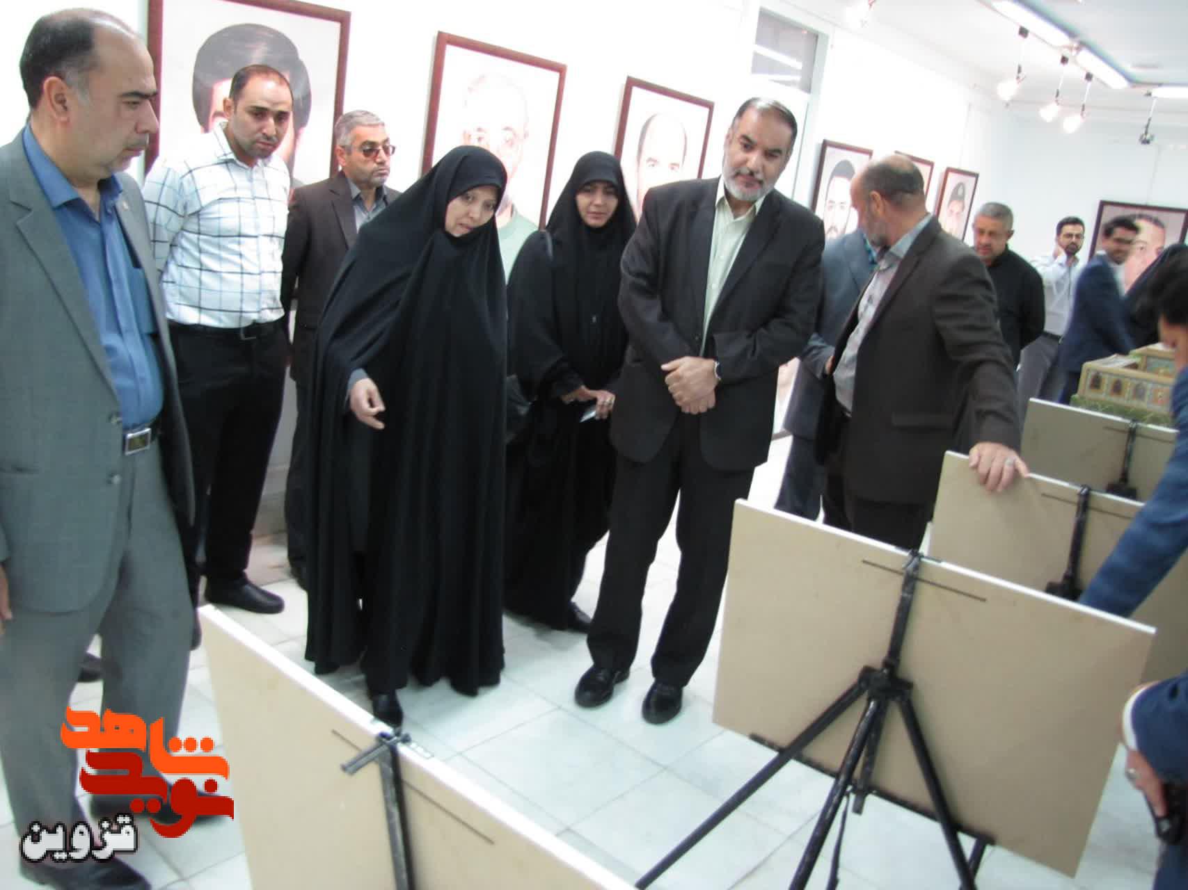 مشاور عالی وزیر راه و شهرسازی به مقام شهدای قزوین ادای احترام کرد