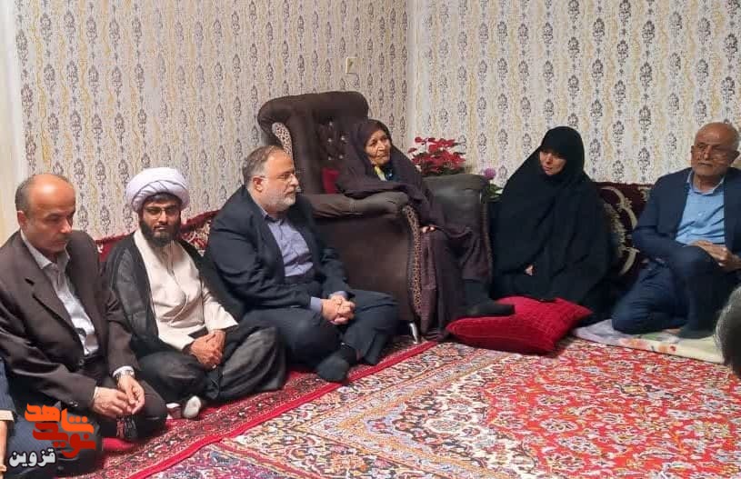 استاندار قزوین با خانواده شهیدان عسگری دیدار کرد