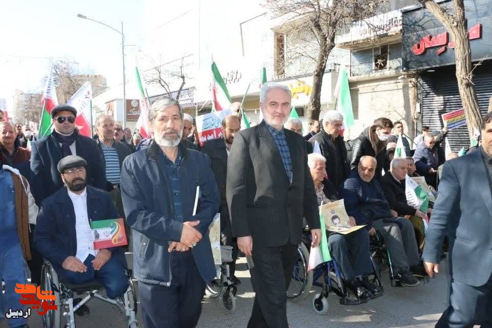 راهپیمایی انقلابی کارکنان بنیاد شهید و امور ایثارگران استان اردبیل+ عکس