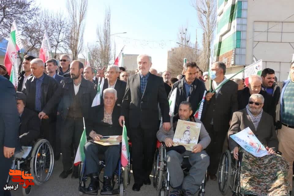 راهپیمایی انقلابی کارکنان بنیاد شهید و امور ایثارگران استان اردبیل+ عکس