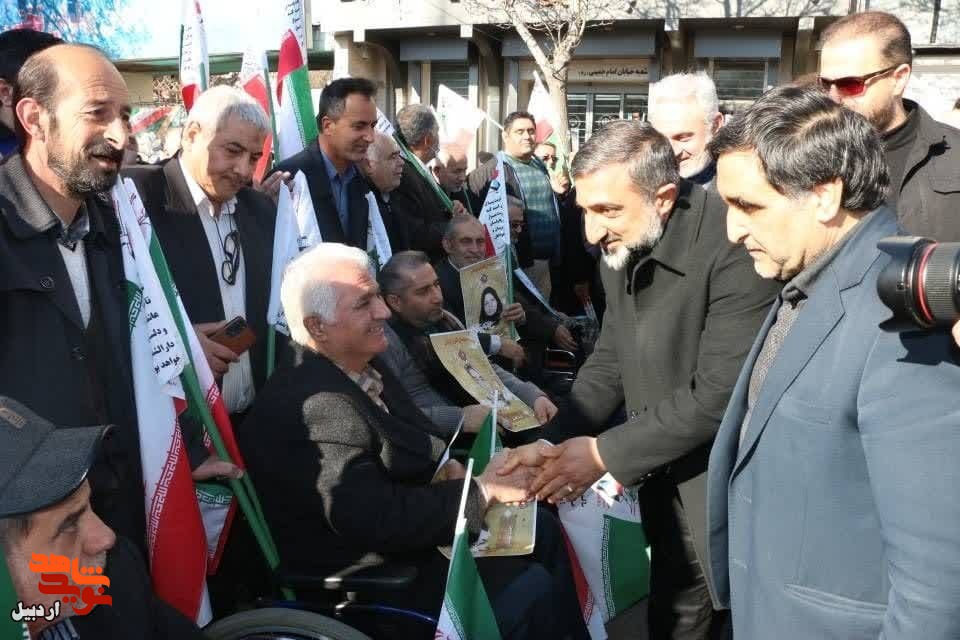 راهپیمایی انقلابی کارکنان بنیاد شهید و امور ایثارگران استان اردبیل+ عکس