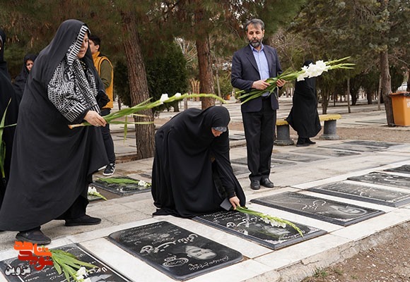 گزارش تصویری از گلباران مزار جانبازان متوفی در قزوین