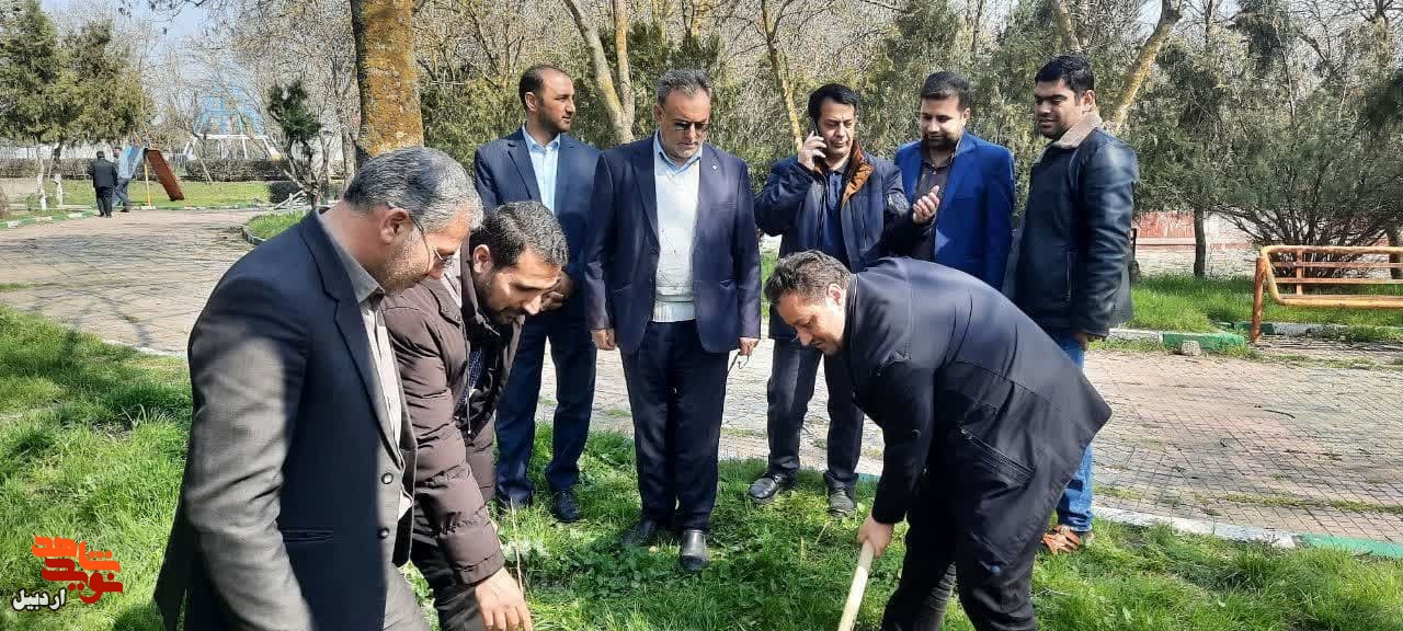 غرس 137 نهال به یاد 137شهید در جوار یادمان شهدای گمنام بیله سوار
