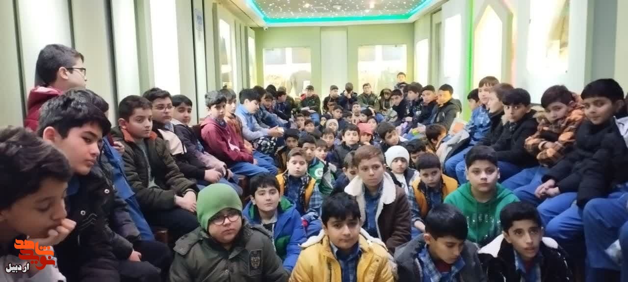 بازدید بیش از هزار نوجوان و جوان از موزه شهدای اردبیل در روز جوان