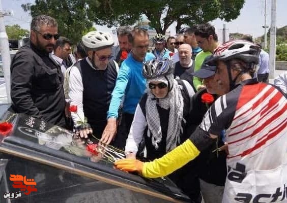 جانبازان دوچرخه‌سوار بصیر با شهدای قزوین تجدیدبیعت کردند