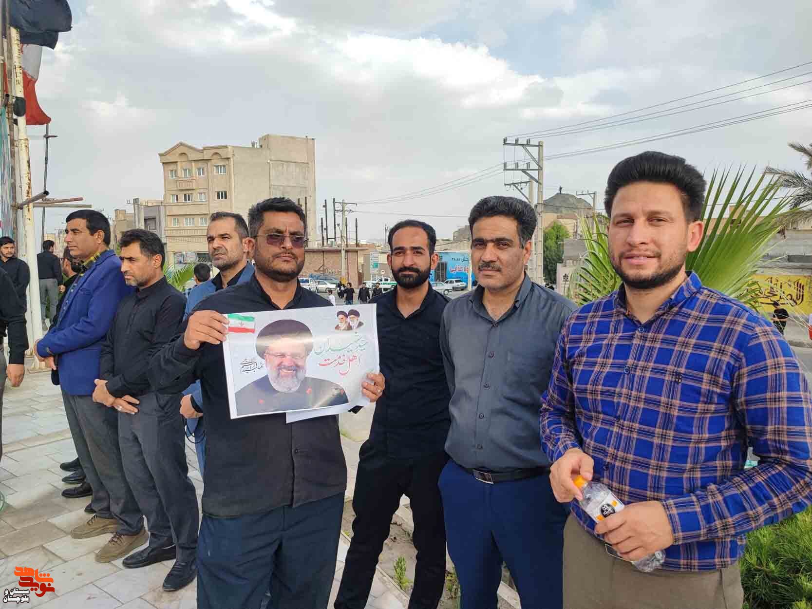 حضور خانواده معظم شهدا و ایثارگران در مراسم سوگواری خادم ملت