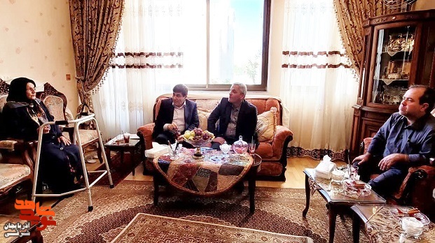 دیدار سرپرست بنیاد شهید آذربایجانشرقی با ۵ خانواده شهید و ایثارگر در تبریز دیدار سرپرست بنیاد شهید آذربایجانشرقی با ۵ خانواده شهید و ایثارگر در تبریز
