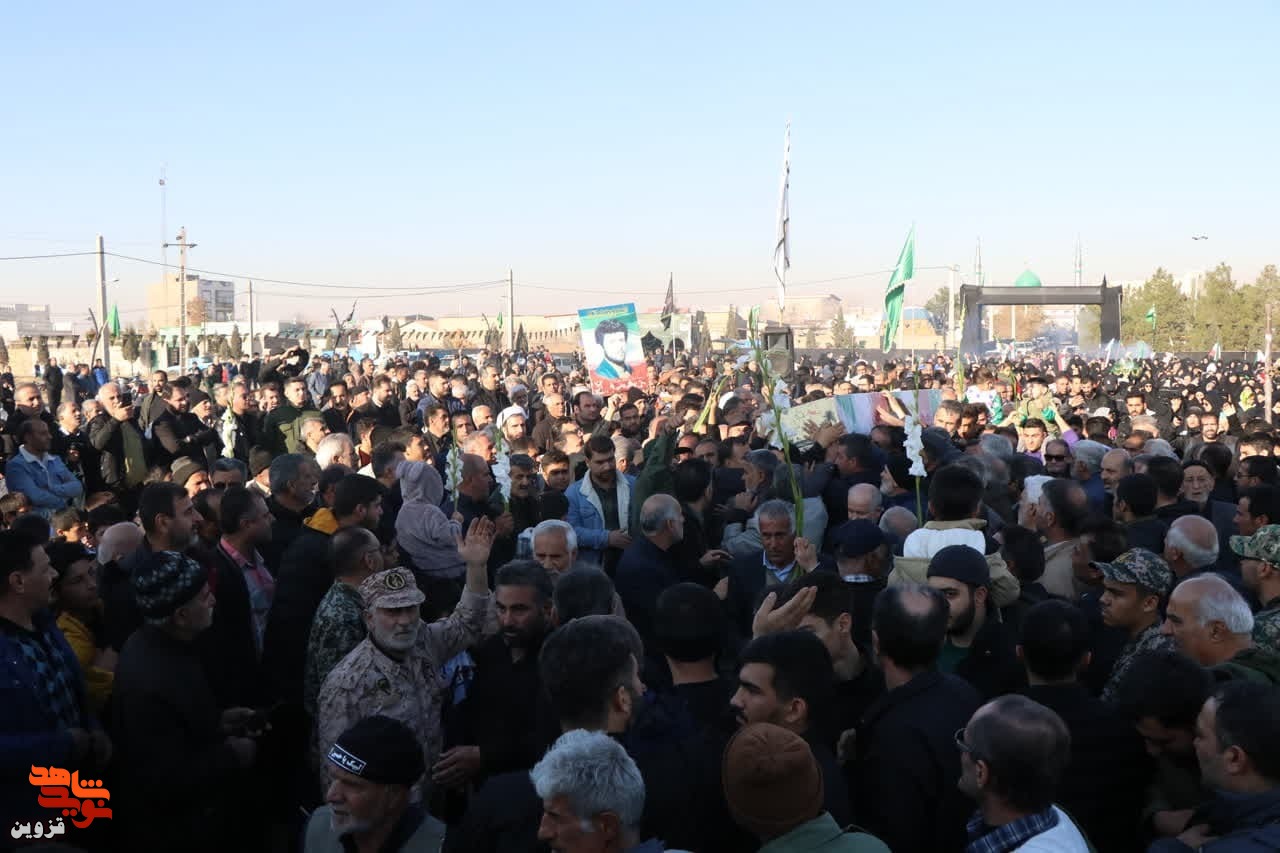 تشییع پیکر شهید گمنام در روستای حصارخروان