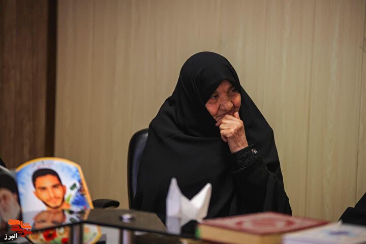 دیدار صمیمانه با خانواده‌های شهدا؛ تجلیل از صبر و ایثار در جمع سربازان خدا