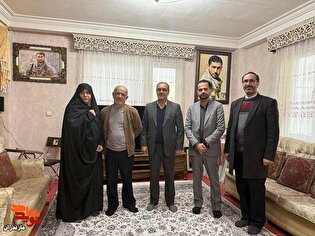 حضور مدیرکل بنیاد شهید و امورایثارگران در منزل والدین شهید مدافع حرم حسین بواس در چالوس