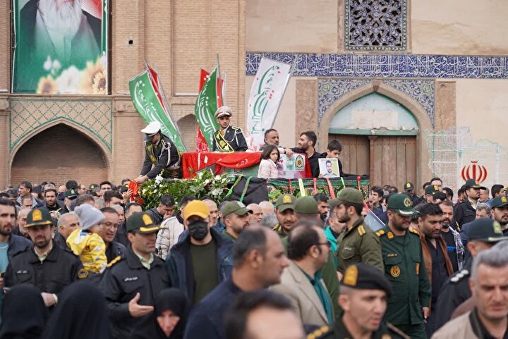 پیکر مطهر شهید «مرتضی کشاورزراد» در قزوین تشییع شد