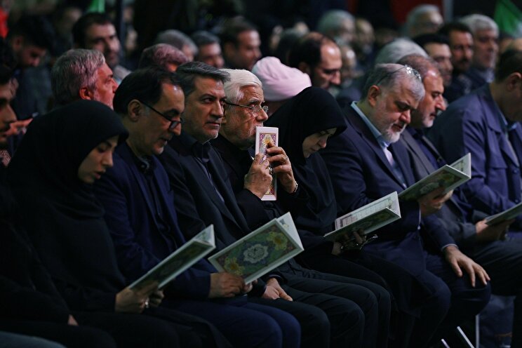 حضور رئیس بنیاد شهید و امور ایثارگران در مراسم چهلم شهدا و جانباختگان حوادث دی ماه