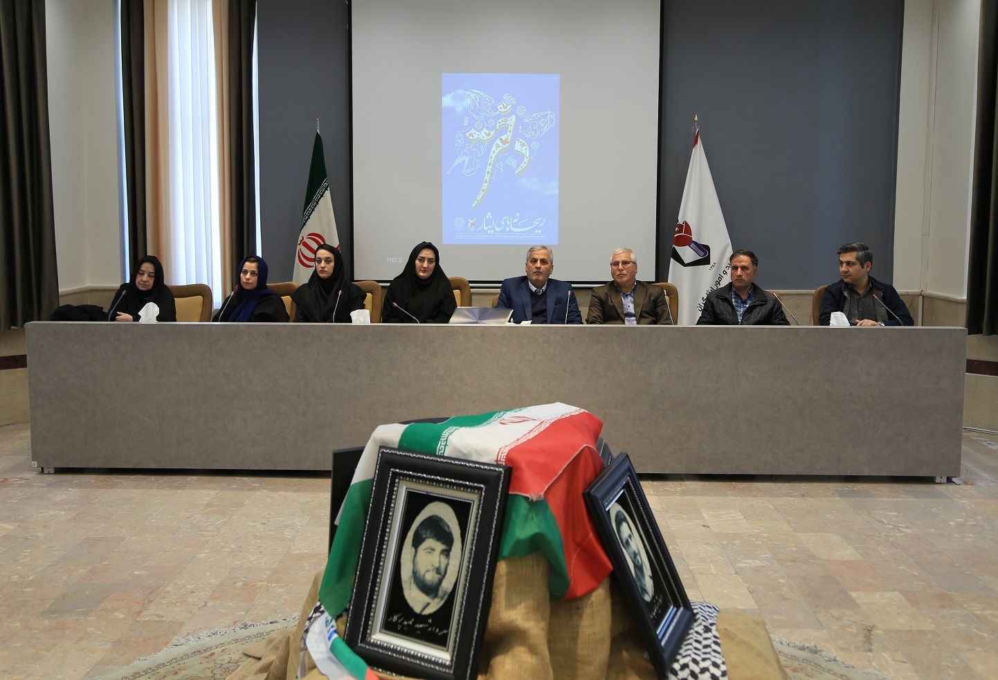 تقدیر از دختران نخبه شاهد و ایثارگر آذربایجان‌شرقی + تصاویر