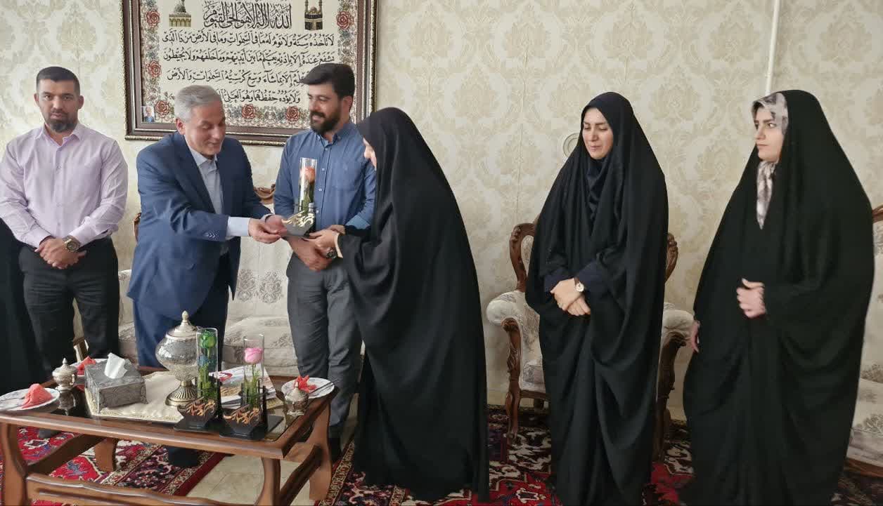 سلمانی دختران شهدای استان را مورد تکریم قرار داد