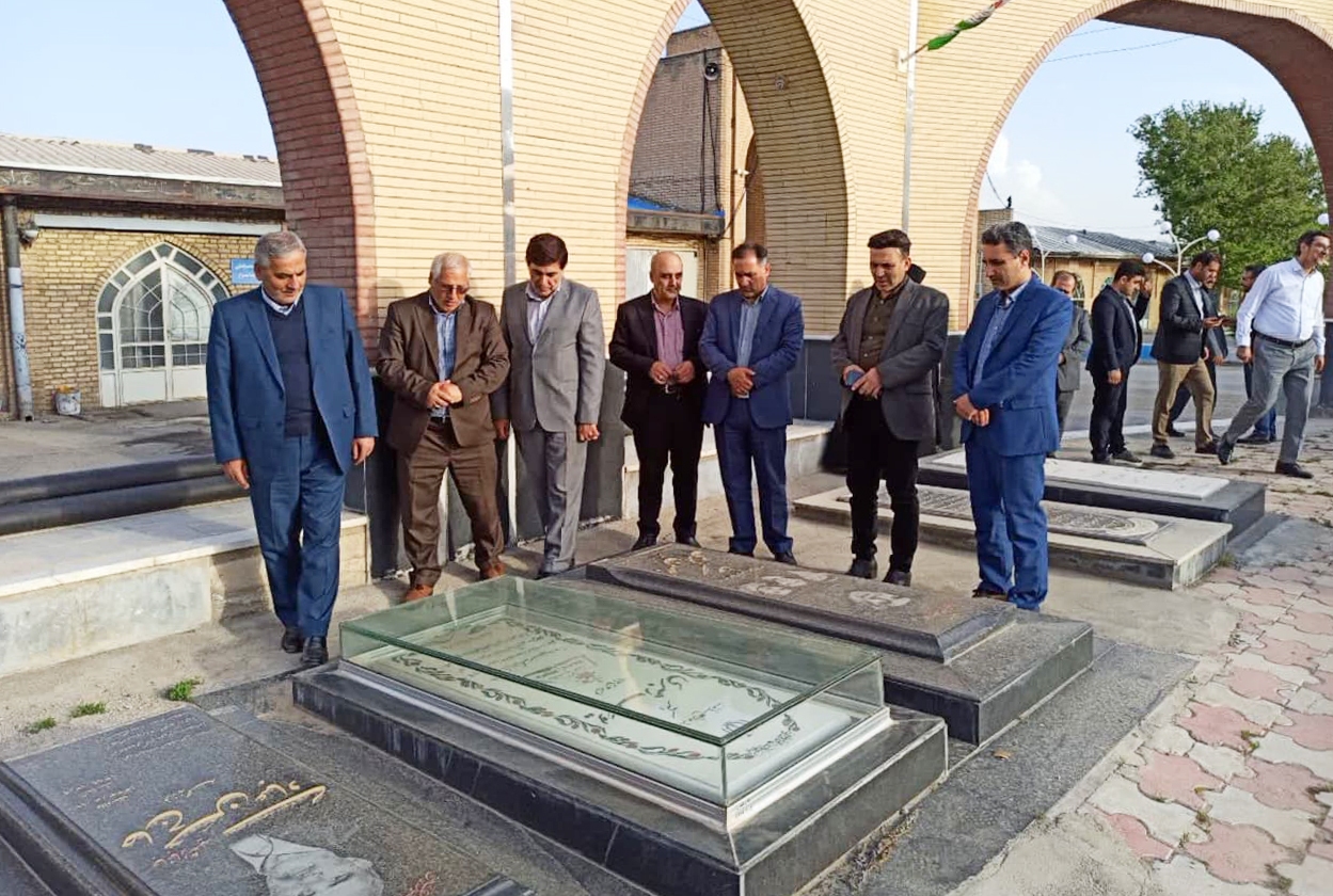 سلمانی به مقام شهید «مالک رحمتی» ادای احترام کرد