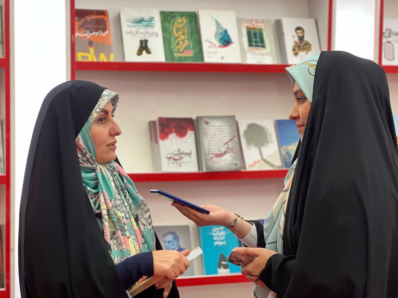 کتاب «ردپای فرشتگان» ادای دینی به بانوان شهدا بود