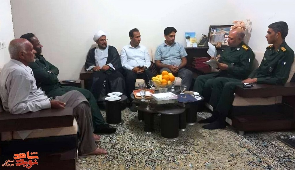 دیدار و تجلیل از خانواده معظم شهید «علی دهبان‌فرد» در میناب