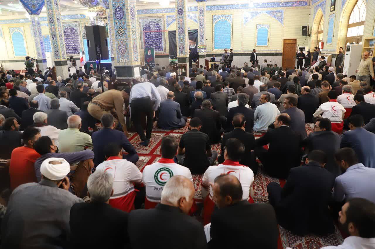 مراسم بزرگداشت شهدای خدمت در مسجد جامع زاهدان برگزار شد