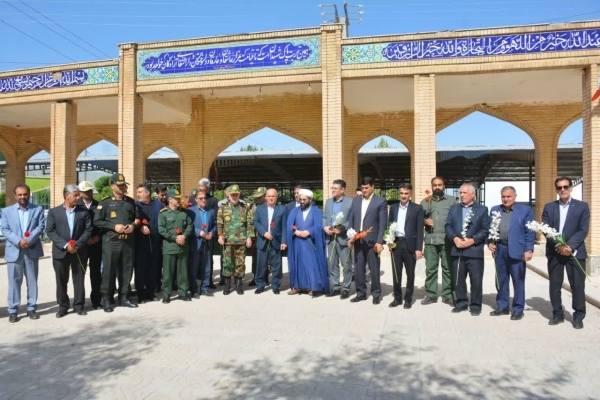 گلزار شهدای رومشکان گلباران شد