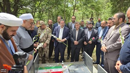ادای احترام به مقام شامخ شهدای سردشت