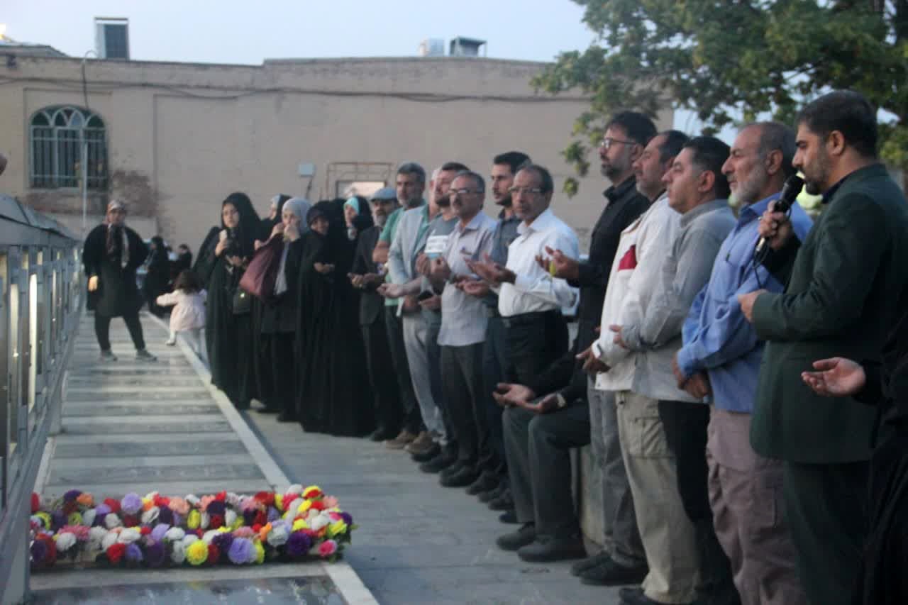 مراسم استغاثه به امام زمان (عج) در گلزار مطهر شهدای قزوین برگزار شد