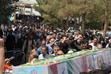 مراسم تشییع  دانشمند هسته ای «شهید اکبر مطلبی زاده» در یزد + عکس