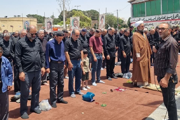 نماز ظهر عاشورا در گلزار شهدای قزوین برگزار شد
