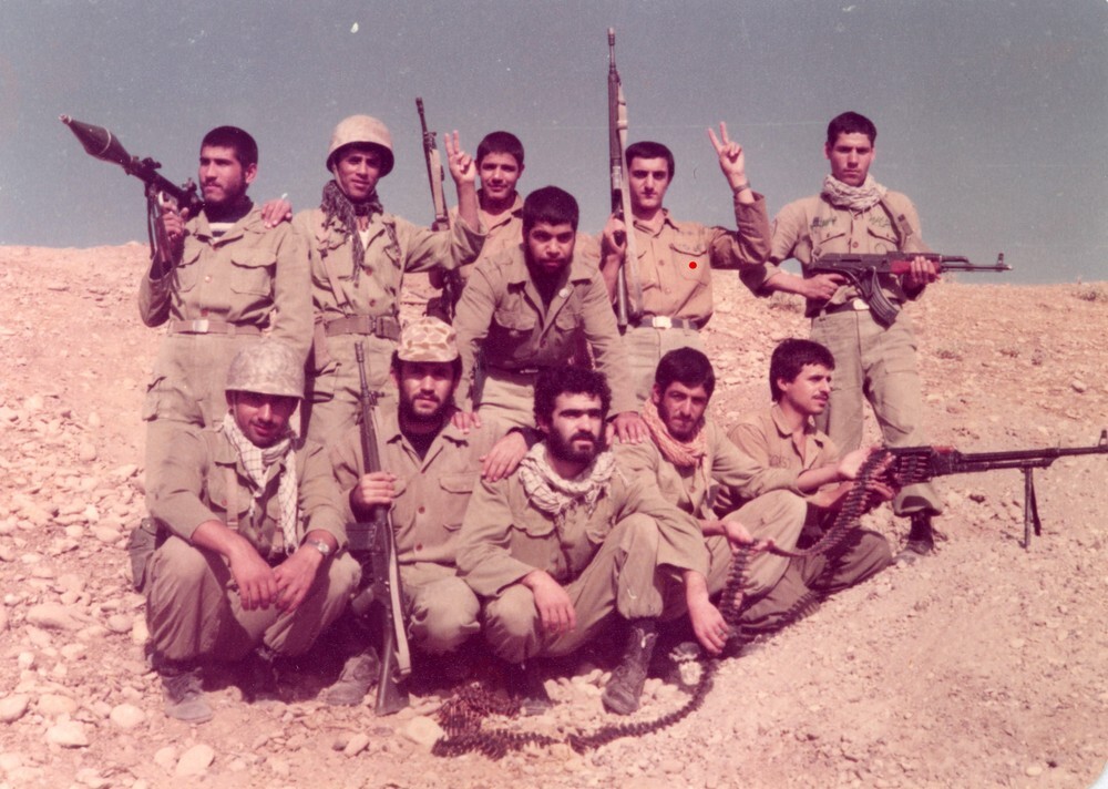 تصاویر به یادگار مانده از شهید «جعفر احمدی‌مقدم»