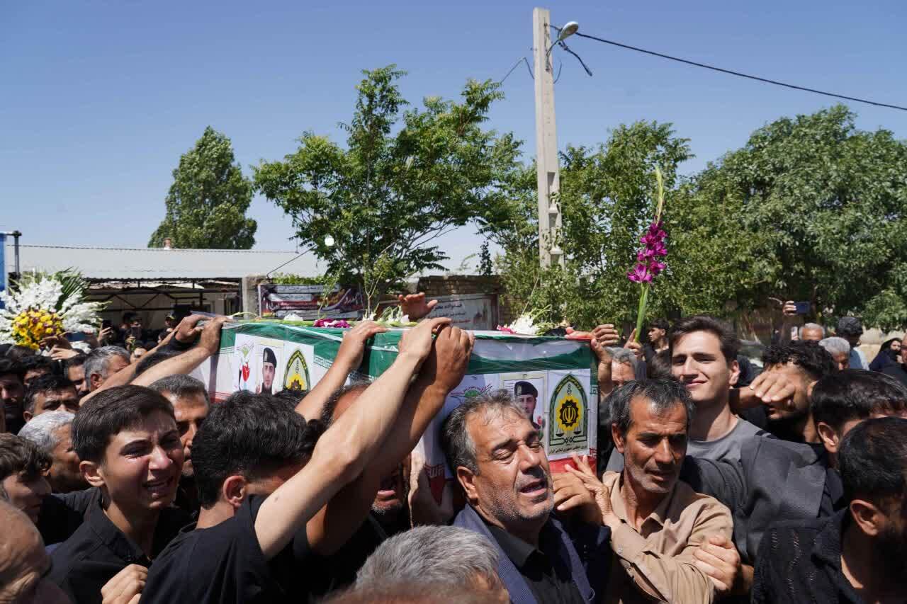 پیکر مطهر شهید «عباس پناهی» به خاک سپرده شد
