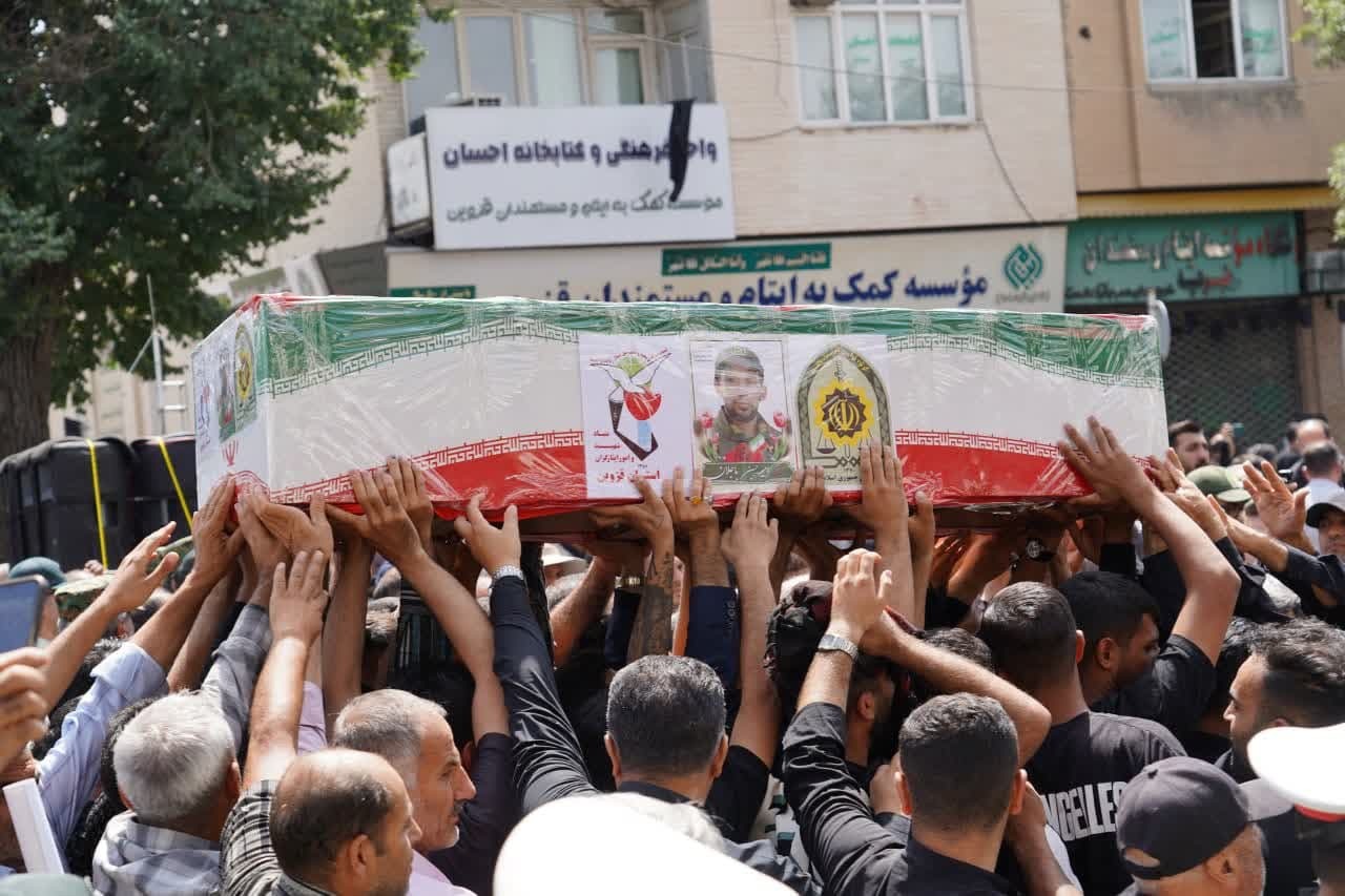 پیکر شهید سرباز «امیرحسین باجلان» در آغوش خاک آرام گرفت