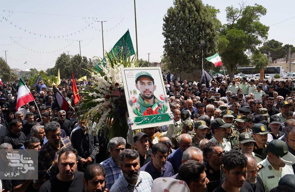 گزارش تصویری از تشییع پیکر شهید سرباز «امیرحسین باجلان»
