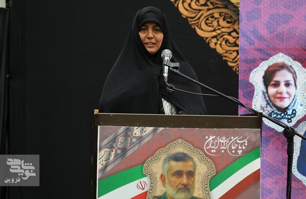 ایستادگی ایران در برابر دشمنان وظیفه ملی و تکلیف دینی است