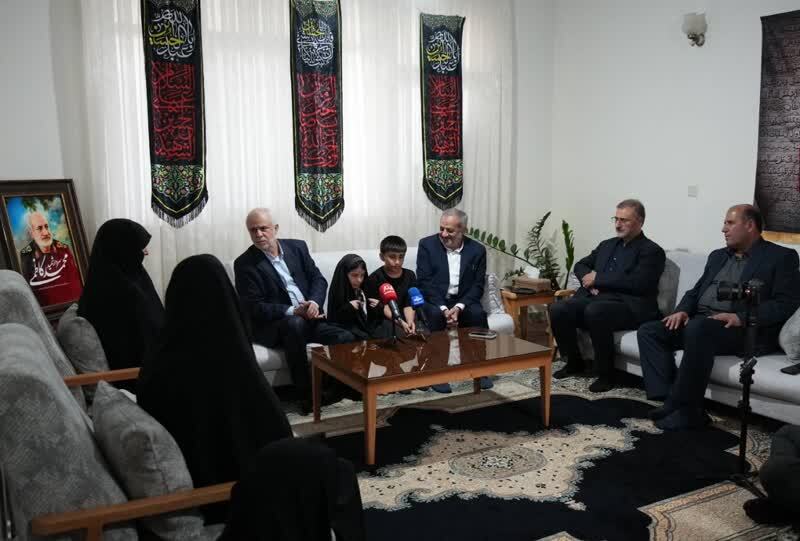 اولین کسانی که شهید شفاعت می‌کند خانواده شهید است/شهدا  ظرفیت مادی دنیا را تحمل نکردند