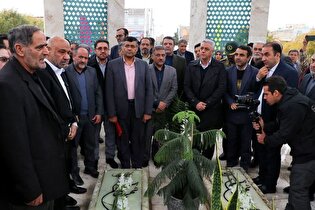 وزیر تعاون، کار و رفاه اجتماعی به مقام شهدا ادای...